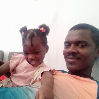 Trabalho de babysitting em Vila Nova de Gaia: Trabalho de babysitting João