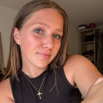 Babysitter in Blaye: Thya