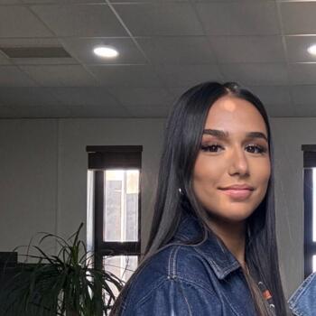 Babysitter in Saint-Martin-d'Hères: Jinène