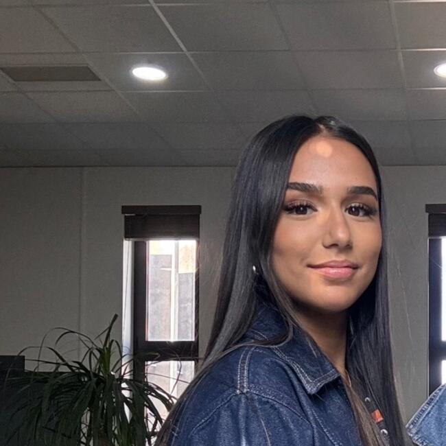 Babysitter in Saint-Martin-d'Hères: Jinène