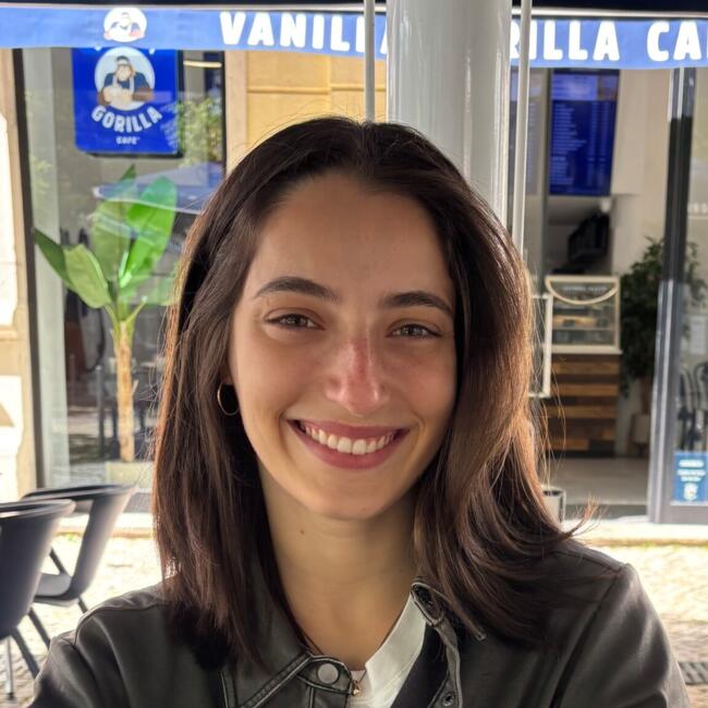 Babysitter in Lisbon: Inês