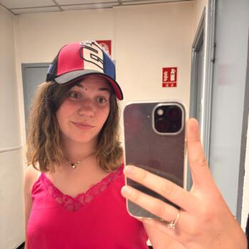 Babysitter in Saint-Memmie: Iris