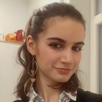 Babysitter in Talence: Carla