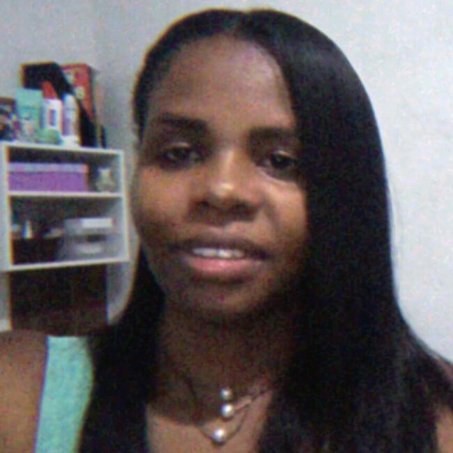 Babá em Arujá: Adina
