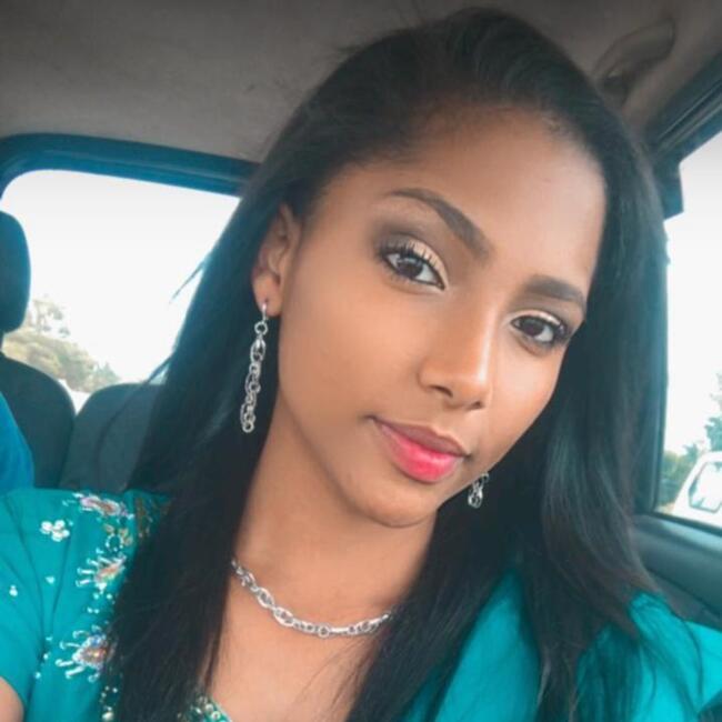 Babysitter in Coimbra: Shadira