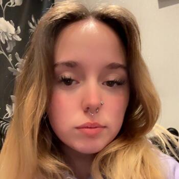 Babysitter Manchester: Portia