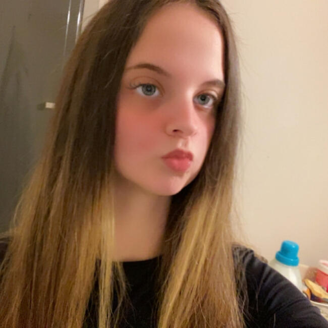Babysitter in Mantes-la-Ville: Alyssa