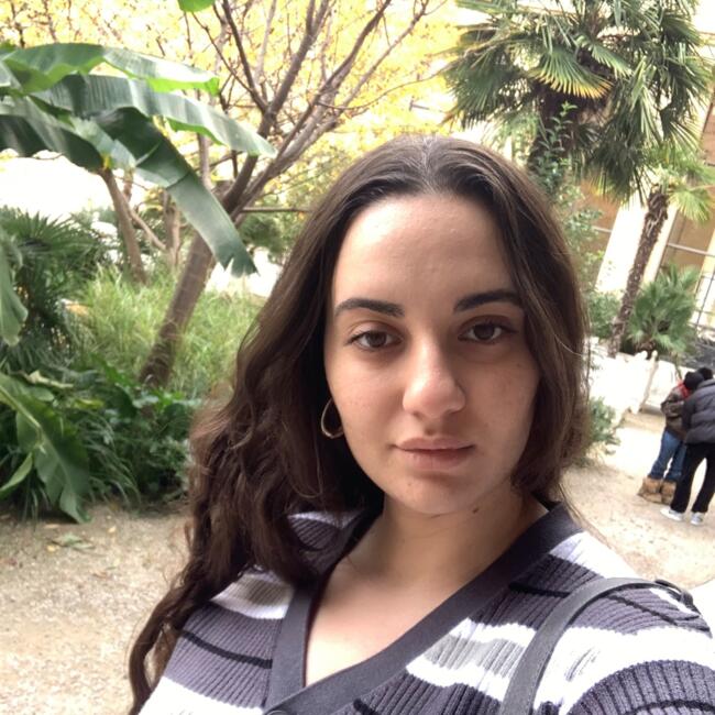 Babysitter in Houilles: Dassine