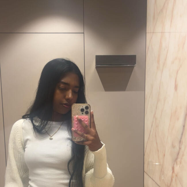 Babysitter in Baar: Pranavi