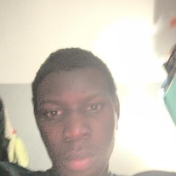 Babysitter in Ozoir-la-Ferrière: Bangali