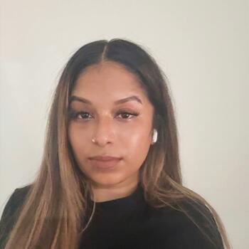 Babysitter in London: Hena