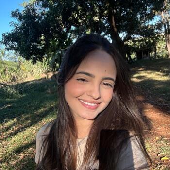 Babysitter Rio Verde: Izabela