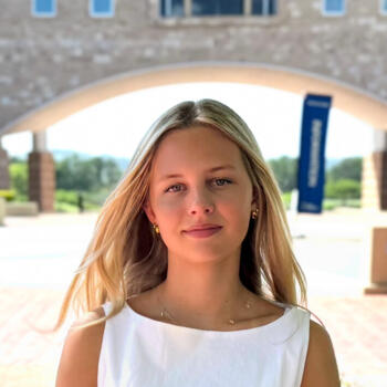 Babysitter in Gold Coast: Harriett