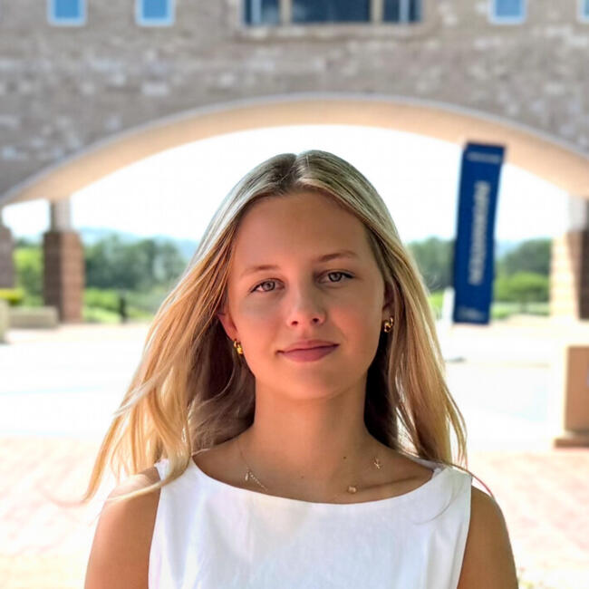 Babysitter in Gold Coast: Harriett