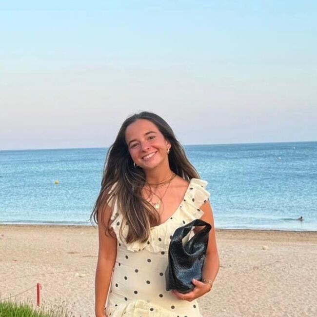 Babysitter in Porto Salvo: Beatriz