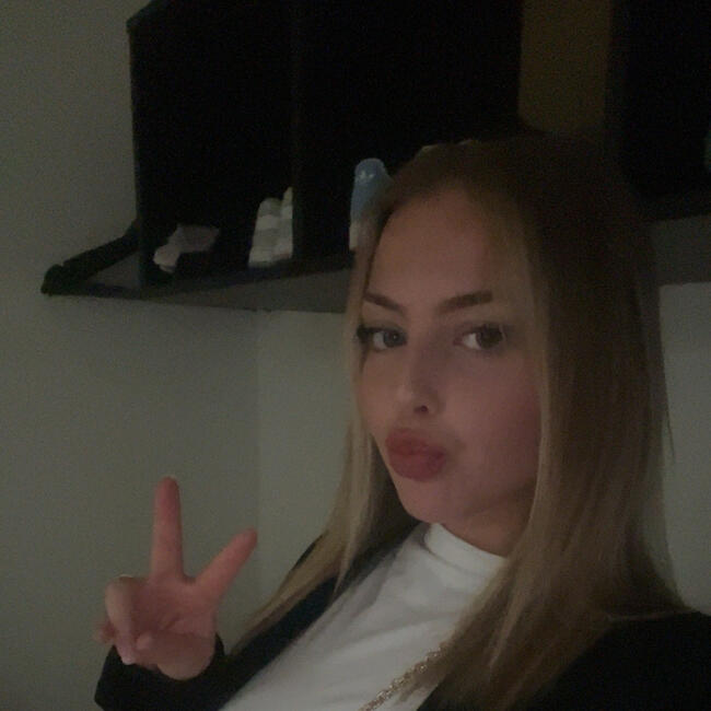 Babysitter in Breuil-le-Sec: Elysa