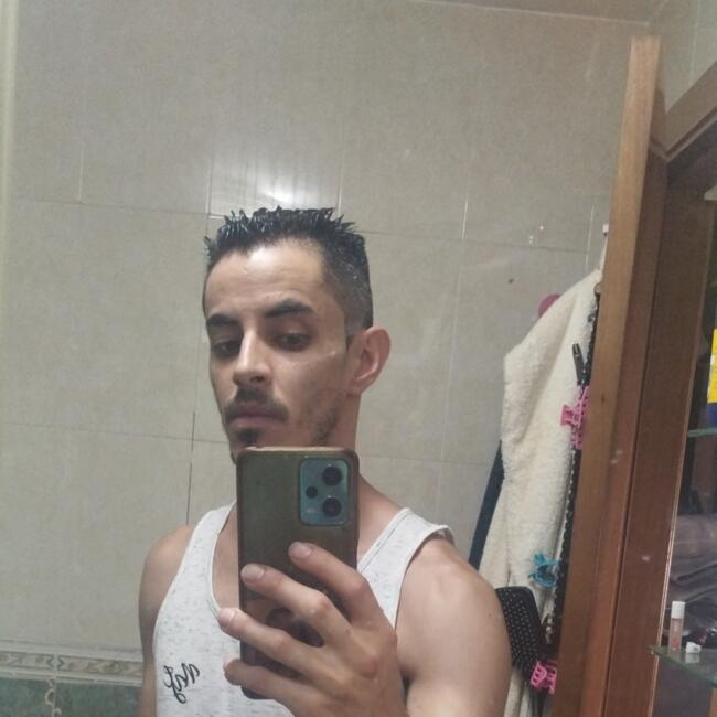 Babysitting job in O Milladoiro: Jon