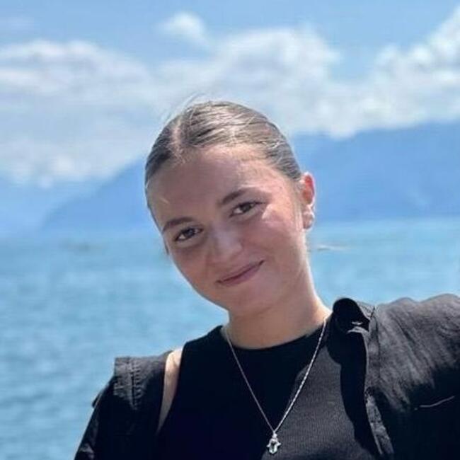 Babysitter in Gaillard: Massiva