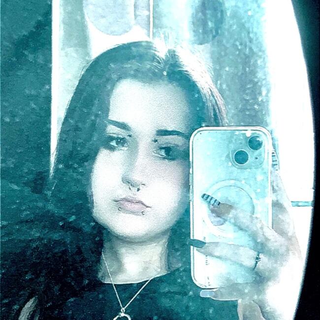 Babysitter in Derby: Hermione