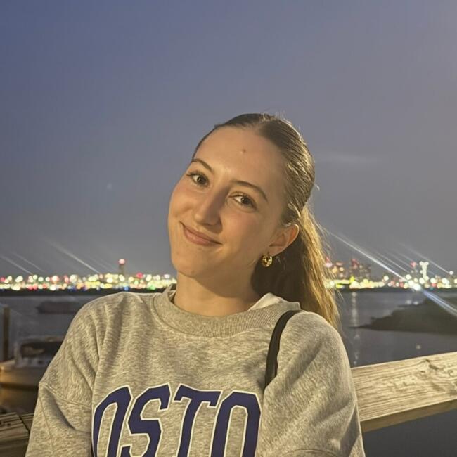 Babysitter in The Bronx: Léa