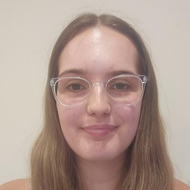 Babysitter in Nottingham: Chloe