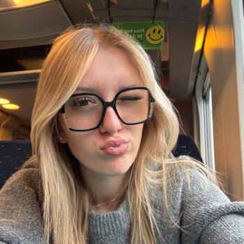 Babysitter in Fenain: Juliette