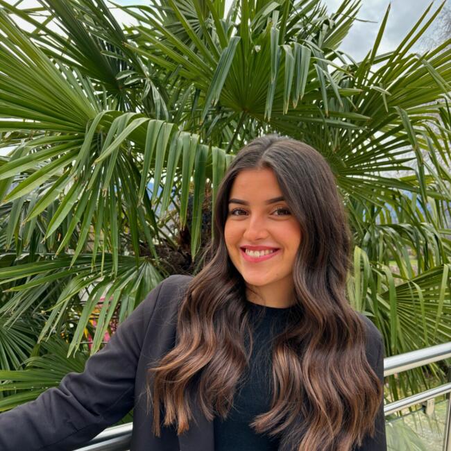 Babysitter in Morestel: Lou