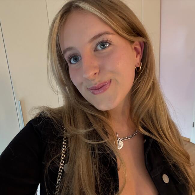 Babysitter in Basel: Aurelia