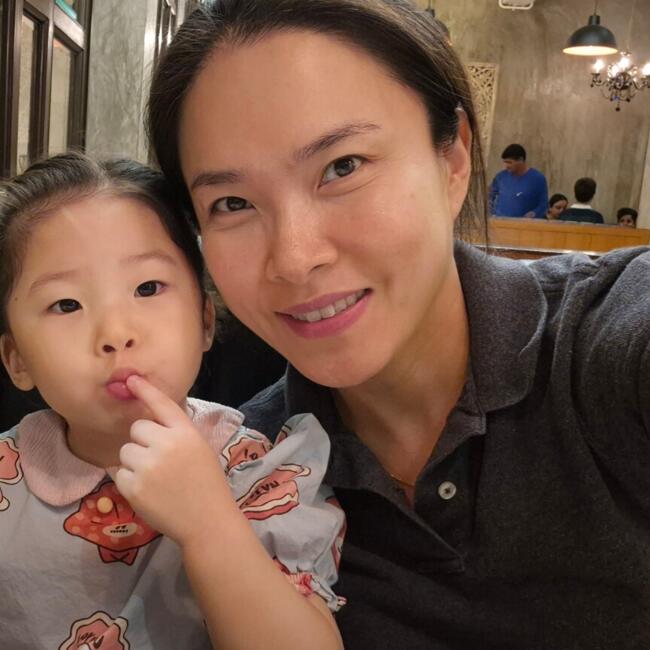 Babysitting job in Mumbai: Jeongwon