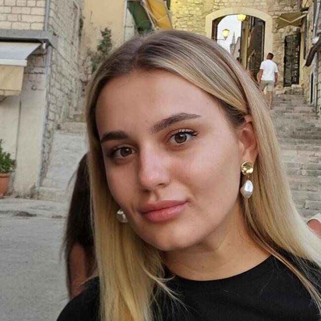 Babysitter in Prague: Daniela
