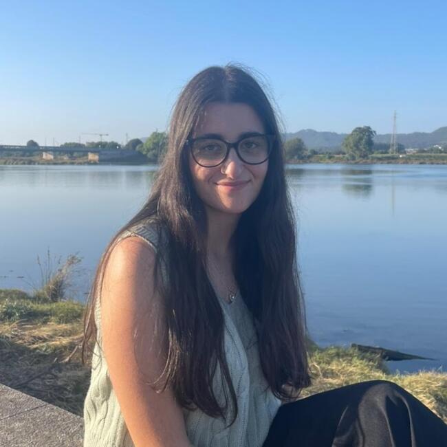 Babysitter em Estela: Ana