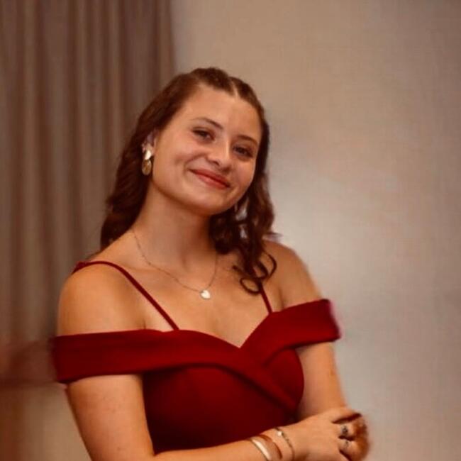 Babysitter in Périgueux: Amandine