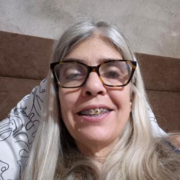 Babysitter in Maringá: Melissa