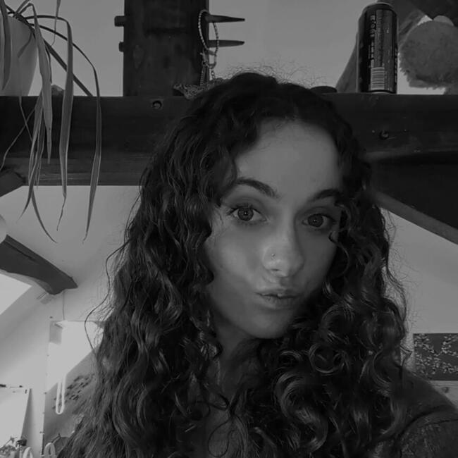 Babysitter in Durtal: Clémence