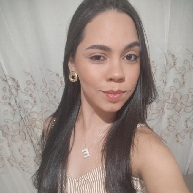 Babá em Paulo Afonso: Tia Evelin vitória