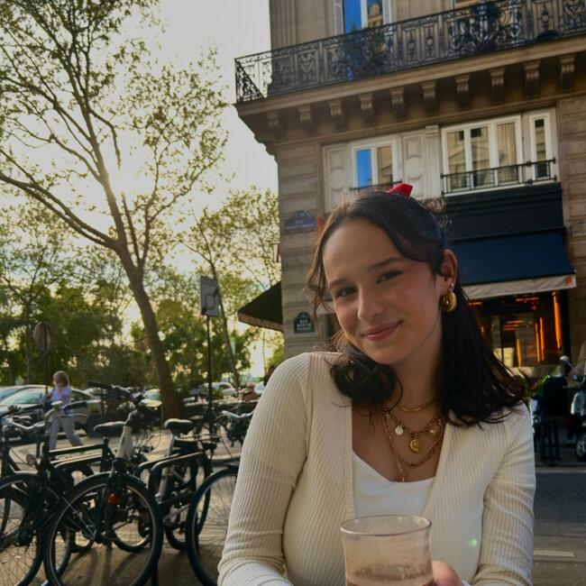 Babysitter in Canteleu: Delia