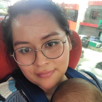 Babysitter in Flores: Carolina