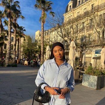 Babysitter in Romans-sur-Isère: Raniya