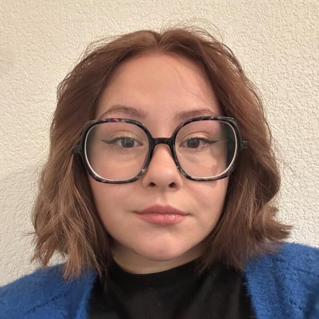 Babysitter in Bérat: Loane