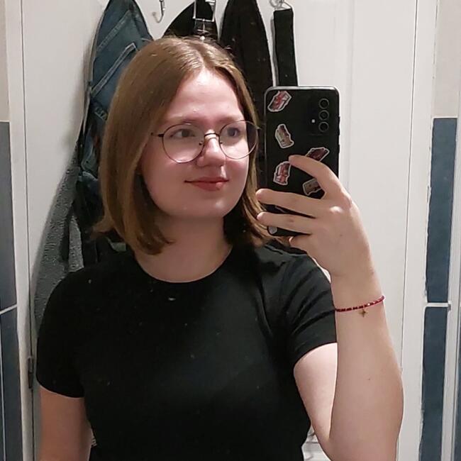 Babysitter in Pontailler-sur-Saône: Louise