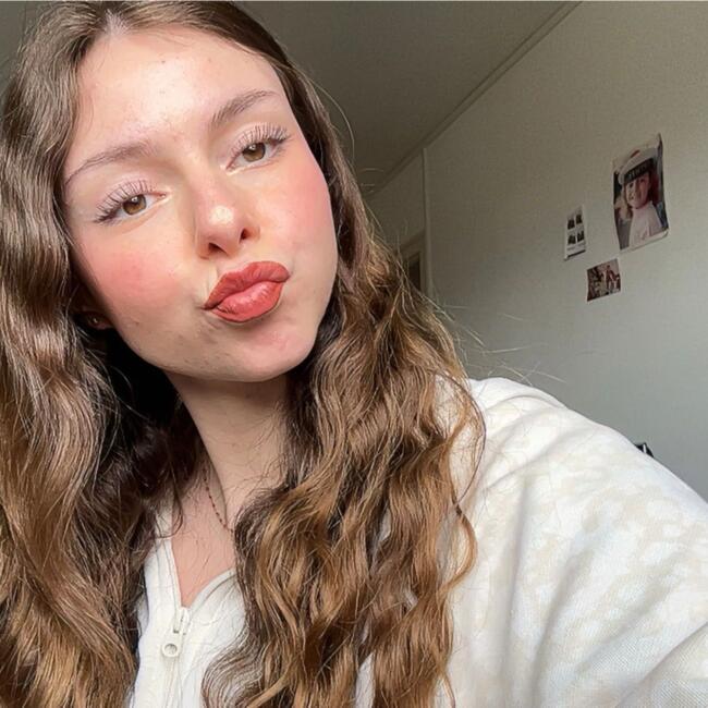 Babysitter in Ferney-Voltaire: Charlene