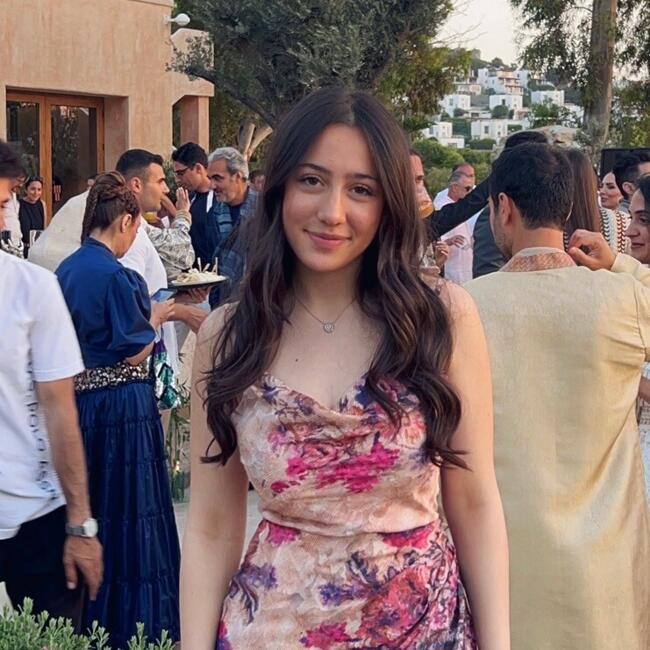 Babysitter in Warmond: Lily