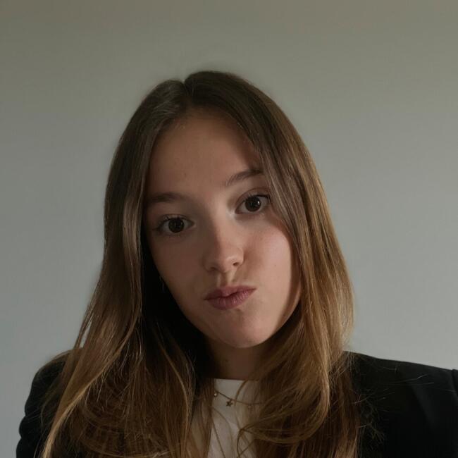 Babysitter in Bron: Clarisse