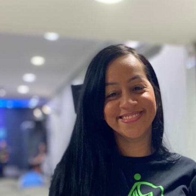 Babysitter in Salvador: Naiara