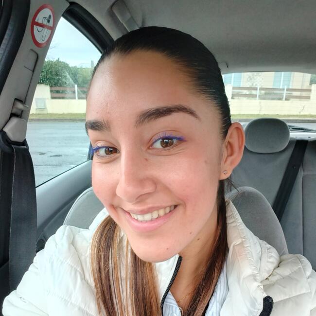 Babysitter in Saint-Médard-en-Jalles: Alicia