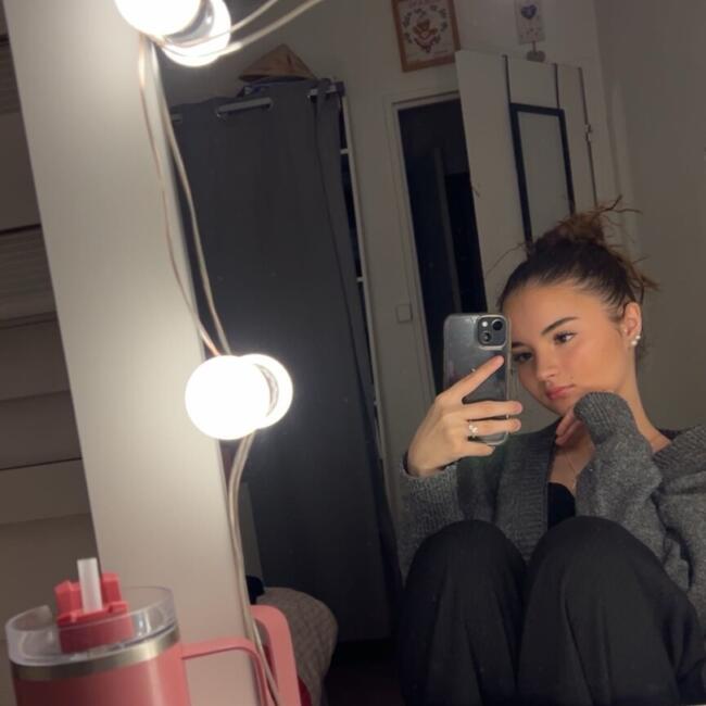 Babysitter in Achères: Romane