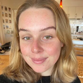 Babysitter in Tauranga: Laura