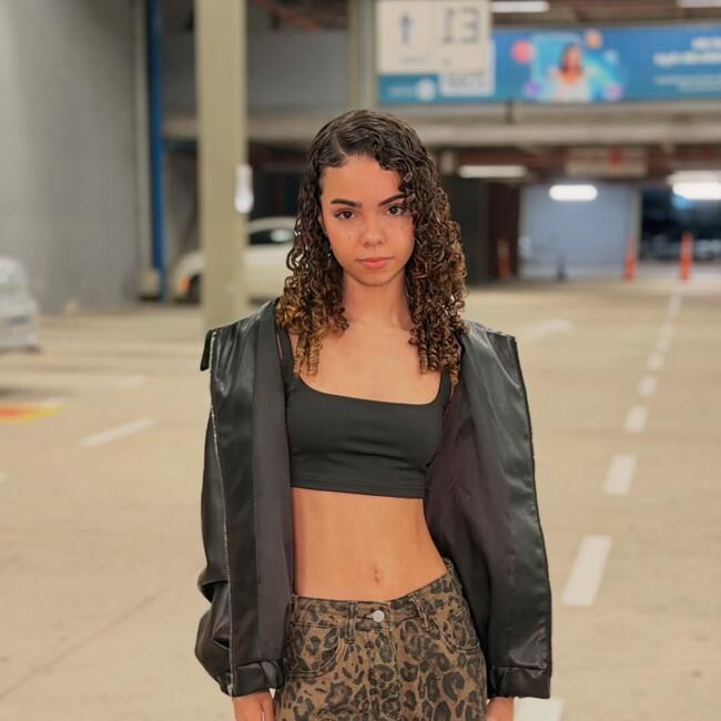 Babysitter in Rolândia: Isis