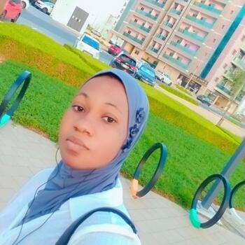مربية أطفال في دبي: Latifah mariam