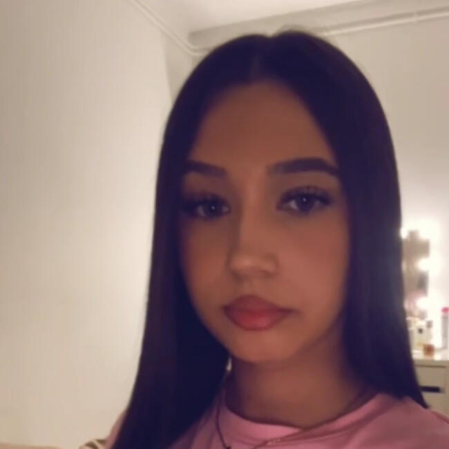 Babysitter in Châlons-en-Champagne: Ahyna